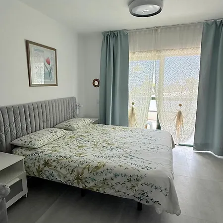 Al Sole Playa Roca * Costa Teguise